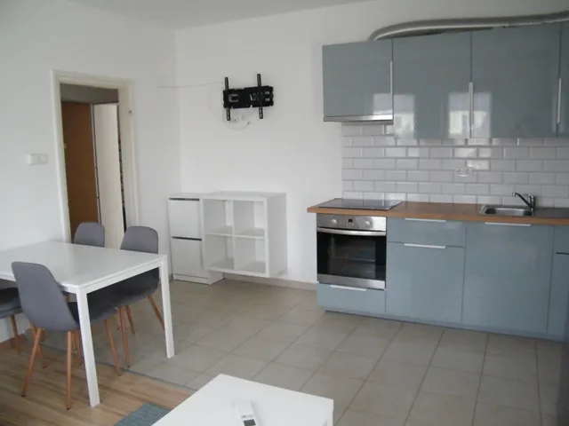 Kiadó lakás Pápa, Vajda Péter-lakótelep, Fenyves 36 nm