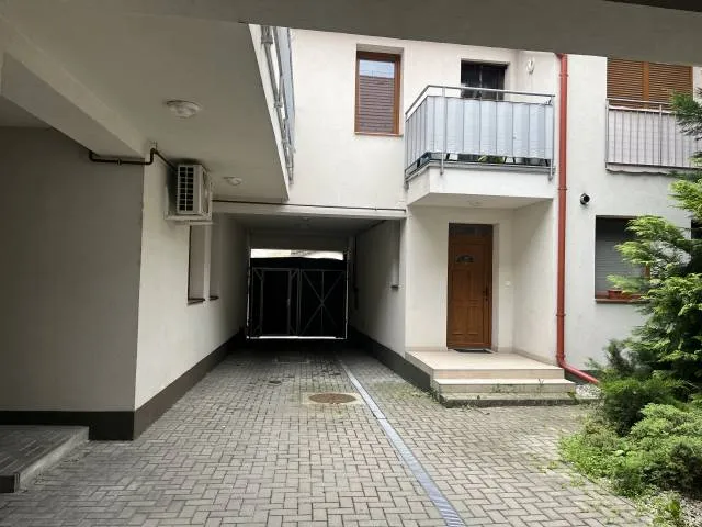 Kiadó lakás Pápa, Belváros 79 nm