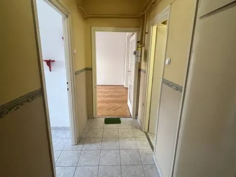 Kiadó lakás Pápa, Belváros 61 nm