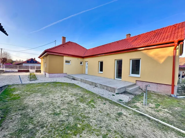 Eladó ház Mikebuda 97 nm