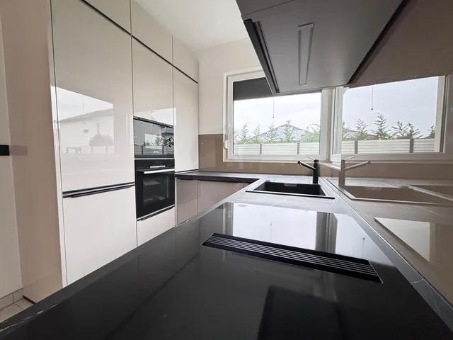 Eladó lakás Velence 220 nm