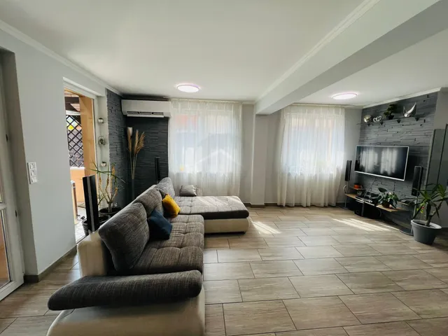 Eladó ház Budapest XVI. kerület, Rákosszentmihály 223 nm