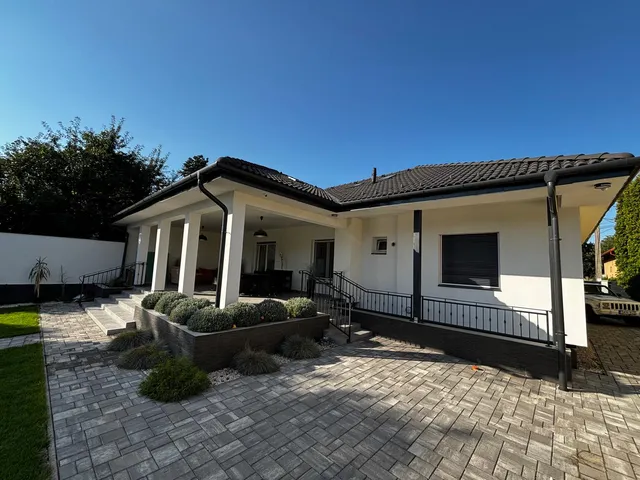 Eladó ház Székesfehérvár, Öreghegy 220 nm