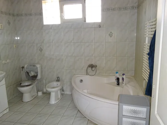 Eladó ház Székesfehérvár, Öreghegy 360 nm