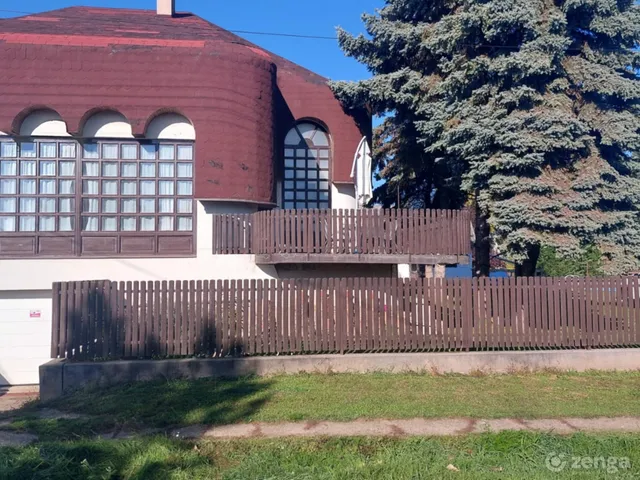 Eladó ház Karácsond 240 nm