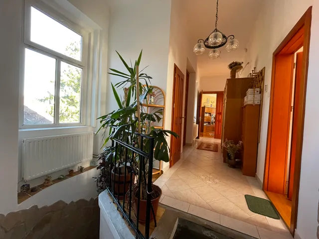 Eladó ház Veszprém, Jeruzsálemhegy, Kiskőrösi 210 nm