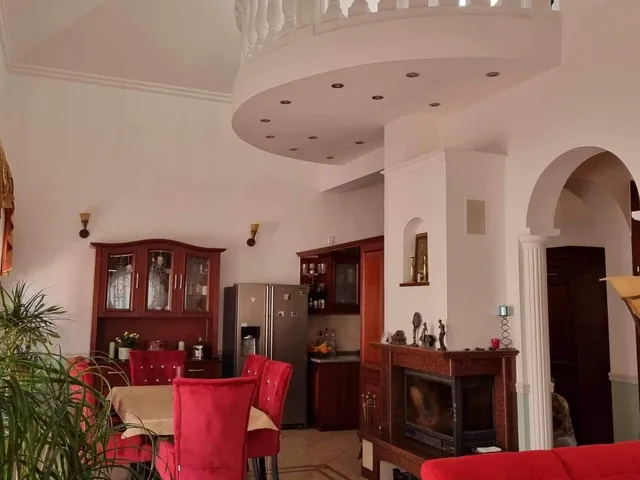 Eladó ház Veszprém, Dózsaváros 250 nm