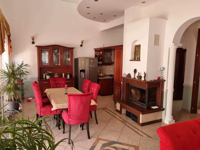 Eladó ház Veszprém, Dózsaváros, Gubacs 250 nm