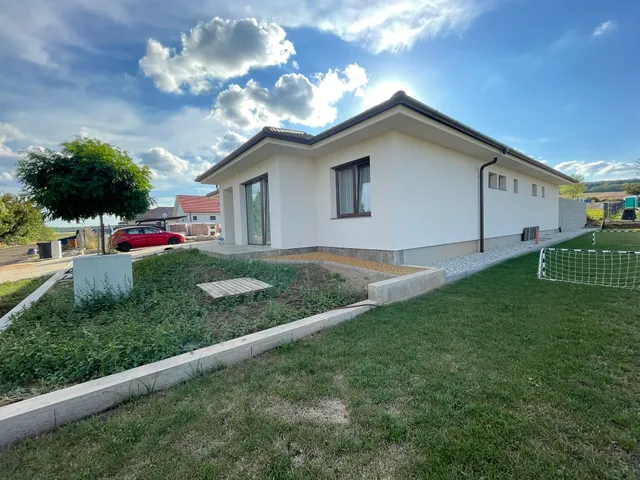 Eladó ház Litér 175 nm