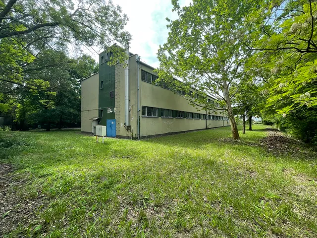 Eladó kereskedelmi és ipari ingatlan Balatonfűzfő 1027 nm