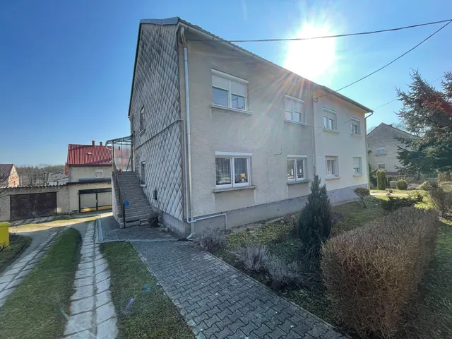 Eladó lakás Zirc 61 nm