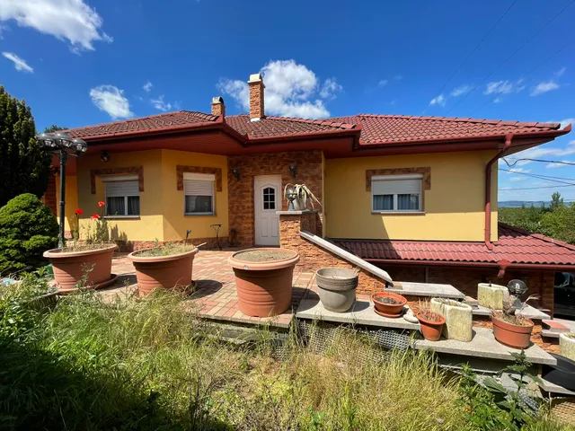 Eladó ház Litér 150 nm