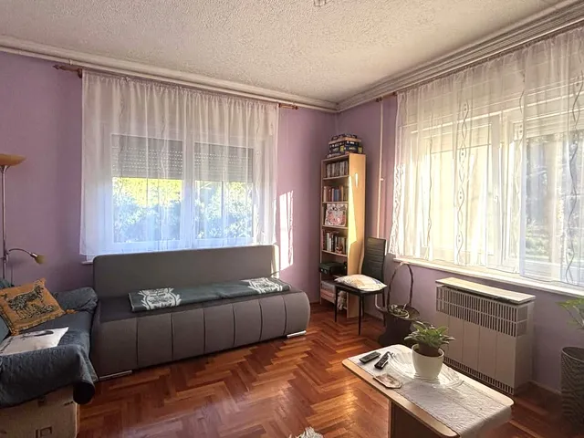 Eladó ház Sülysáp, Szőlősnyaraló 85 nm