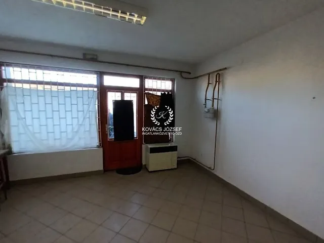 Eladó kereskedelmi és ipari ingatlan Putnok 155 nm