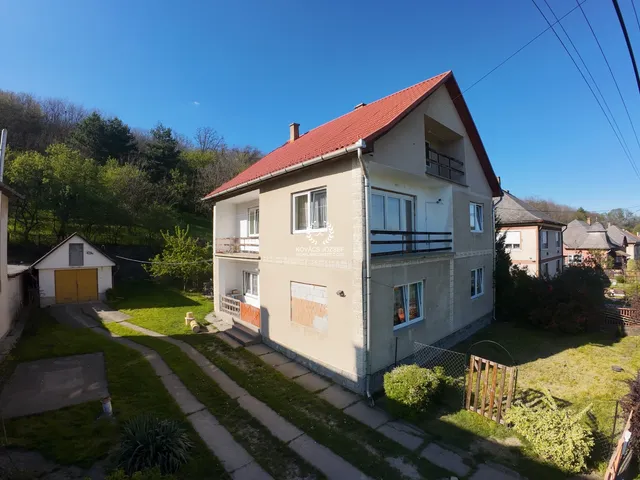 Eladó ház Lénárddaróc 180 nm