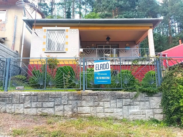 Eladó üdülő és hétvégi ház Arló 33 nm