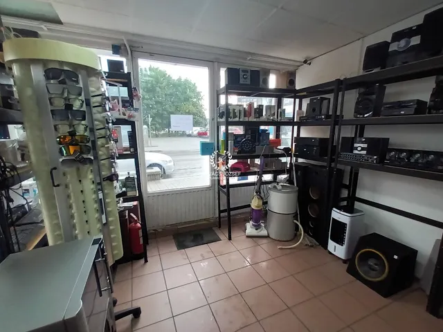 Kiadó kereskedelmi és ipari ingatlan Ózd, Vasvár út 44 nm