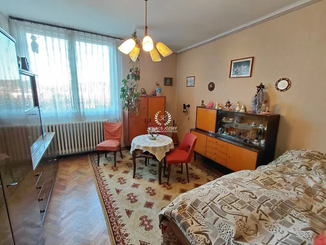 Eladó lakás Ózd, Szent István 66 nm