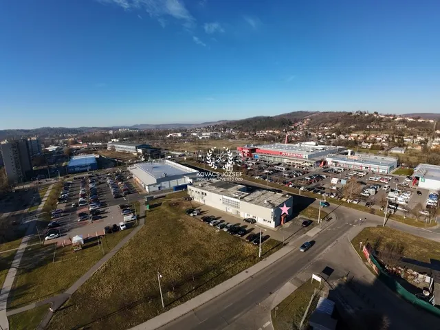 Eladó kereskedelmi és ipari ingatlan Ózd, Sárli út 60 nm