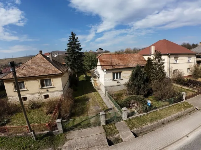 Eladó ház Arló 71 nm