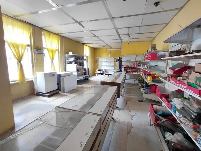 Eladó kereskedelmi és ipari ingatlan Ózd, Vasköz 240 nm