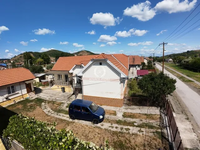 Eladó ház Arló, Vasút út 77 nm