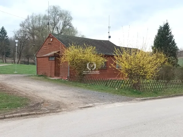 Kiadó kereskedelmi és ipari ingatlan Ózd, Szent István út 60 nm