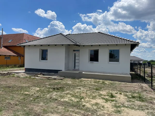 Eladó ház Kiskunlacháza 75 nm