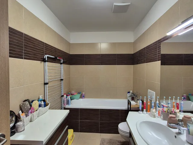 Eladó lakás Kecskemét, Homokbánya 75 nm