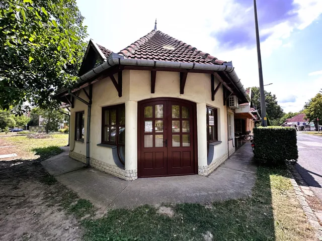Eladó kereskedelmi és ipari ingatlan Békéscsaba, Lencsési (József Attila) lakótelep 84 nm