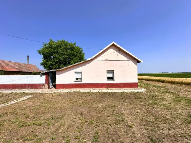 Eladó ház Kisdombegyház 70 nm