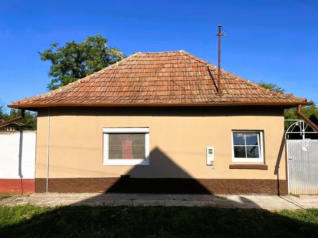 Eladó ház Csanádapáca 70 nm