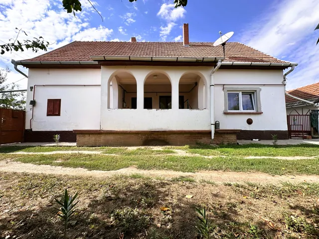 Eladó ház Magyarbánhegyes 110 nm