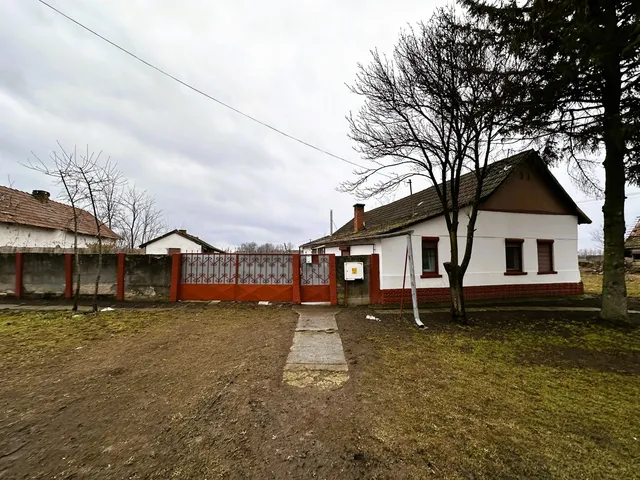 Eladó ház Magyardombegyház 87 nm