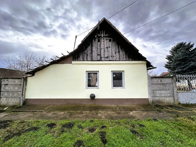 Eladó ház Magyarbánhegyes 62 nm