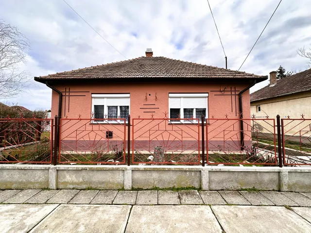 Eladó ház Sarkad 89 nm