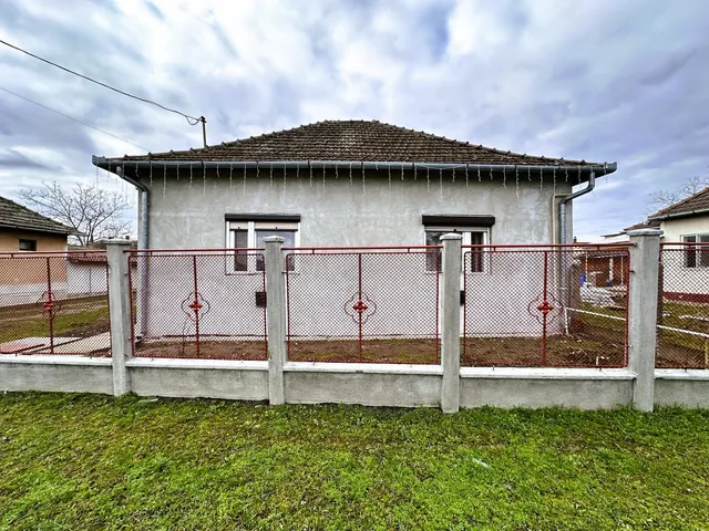 Eladó ház Sarkad 50 nm