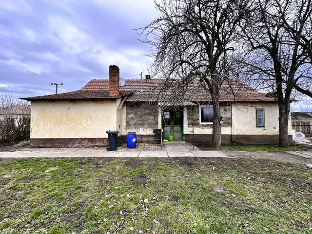 Eladó ház Magyarbánhegyes 87 nm