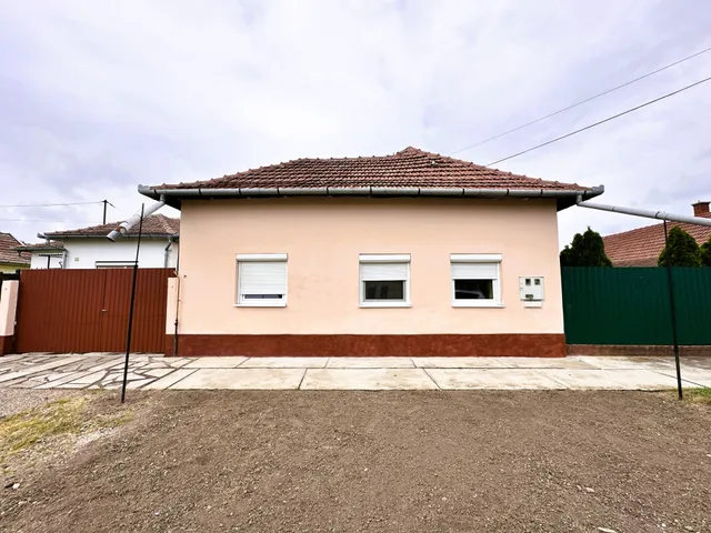 Eladó ház Mezőkovácsháza 122 nm