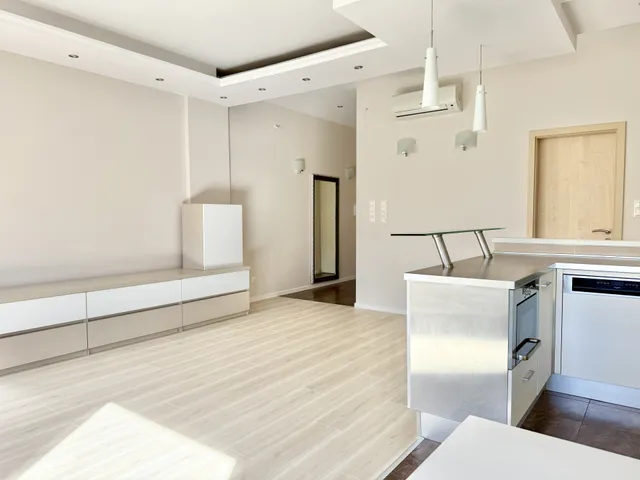 Eladó lakás Debrecen, Széchenyikert 79 nm