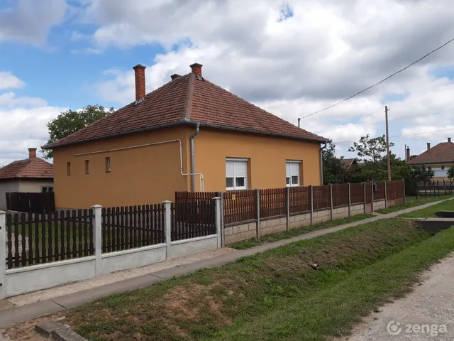 Eladó ház Tiszavárkony 100 nm