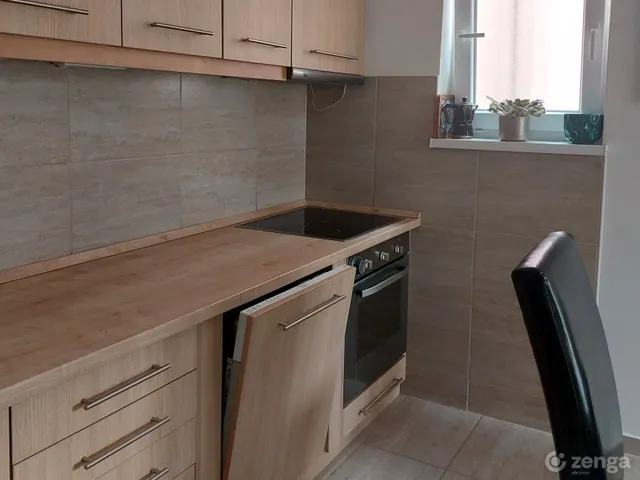 Eladó lakás Pécel, Párhuzamos utca 63 nm