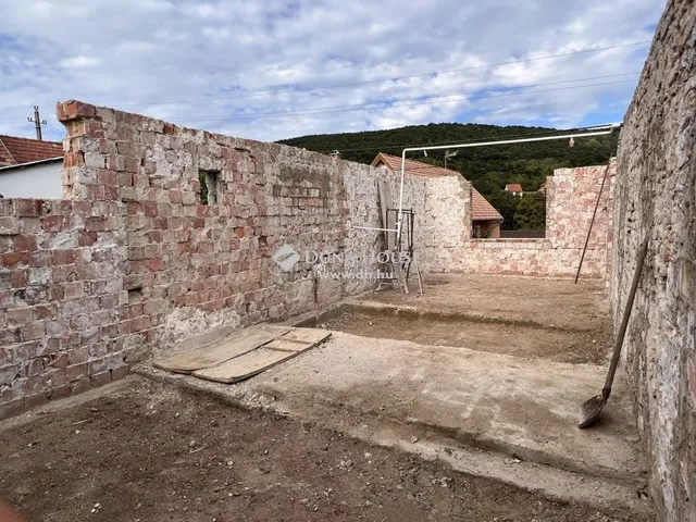 Eladó telek Pilisszentkereszt 1498 nm