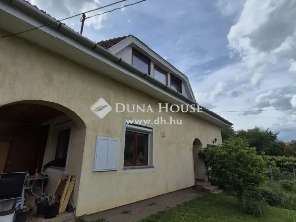 Eladó ház Budakalász 220 nm