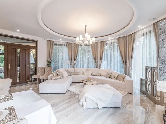 Eladó lakás Budapest II. kerület 187 nm