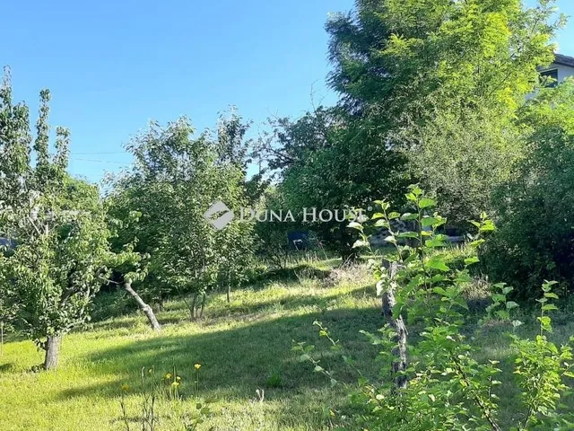 Eladó telek Erdőkertes 755 nm