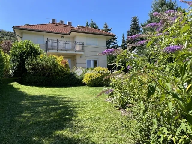 Eladó ház Budapest II. kerület 330 nm