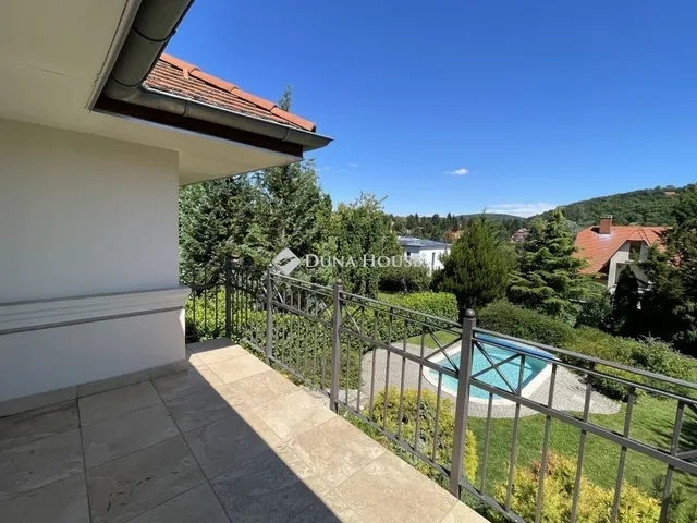 Eladó ház Budapest II. kerület 330 nm