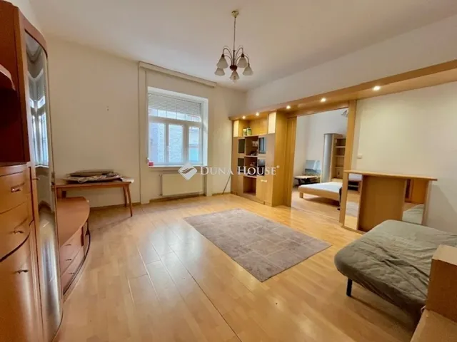Eladó lakás Budapest I. kerület 71 nm