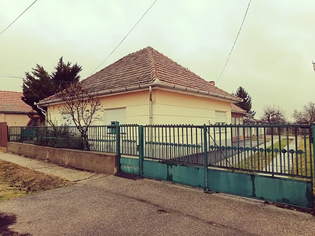 Eladó ház Atkár 134 nm